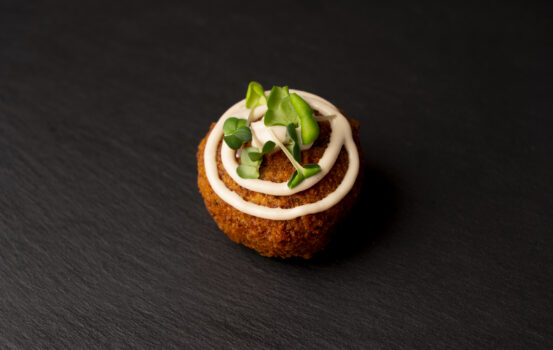 mezze falafel : croquette de pois chiche et sauce tarator