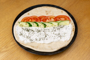 arrousset labne : fromage frais libaanis, concombre, tomate, thym et menthe